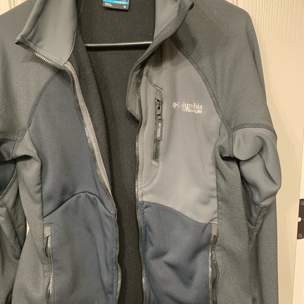 Columbia women’s Dark Gray Performance Jacket